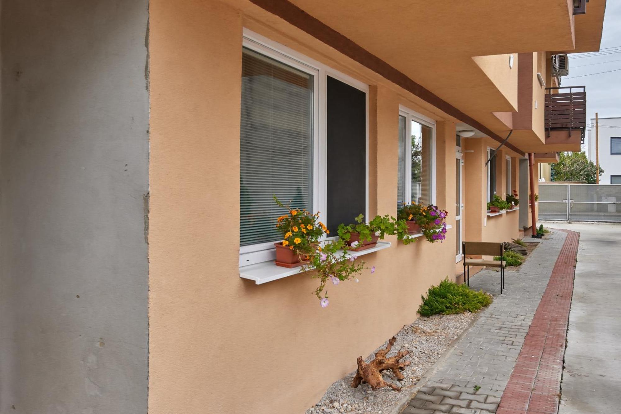 Destiny Apartment Bratislava Eksteriør billede